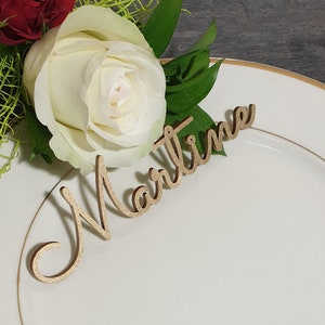 Tarjetas de lugar de madera Corte por láser Nombre signo Lugar wdding tarjetas de lugar Ajuste Signo Cena Fiesta Tarjeta de lugar Tarjeta de boda Decoración tarjetas de lugar legible