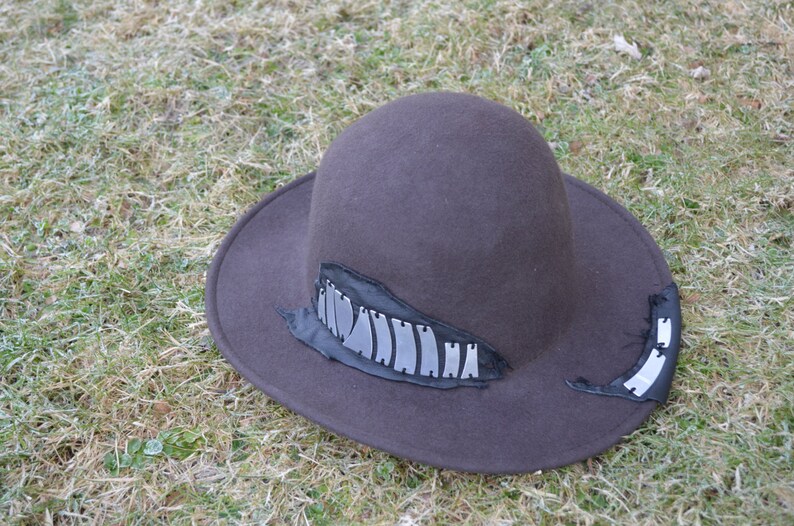 Western Cowboy Hat Round Top Wool Brown Metal Aluminum Geometric