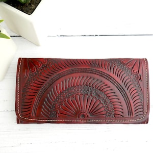 Cartera de mujer de piel tallada a mano - Cartera de piel de mujer - Regalos para ella - Monedero boho - Ideas de regalos para mujeres