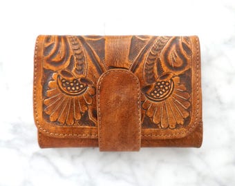 Small Handmade Leather Wallet • Gift for Women