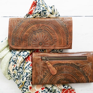 Cute leather wallets for women, Mother gifts for her, wallet women, Handmade leather wallet