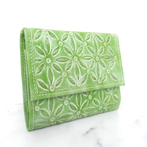 Leather gifts for mum, purses and bags