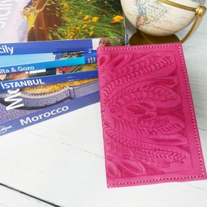 Boho Leder Passhalter, punziert Leder Pass Brieftasche, Geburtstagsgeschenke für Sie