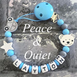 Clip para chupete personalizado / Cadena para chupete de madera / Clip para chupete de madera / Niño / Azul y gris / Coche / Estrella / Osito de peluche / Diseño de letras gruesas.