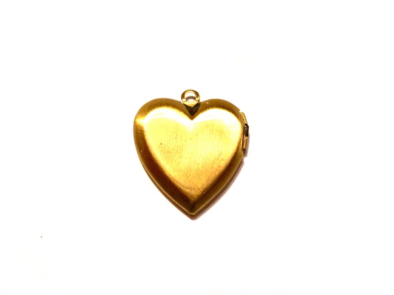 Personalized Monogram A THRU Z Gold Plated Heart 20mm diameter PHOTO Locket on gold plated Chain 16 Necklace Choose your letter.