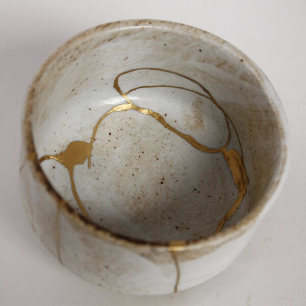 REAL GOLD repaired Japanese, Wabi sabi Chawan (Matcha Tea Bowl), Kintsugi