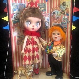Handmade wooden &#39;circus’ themed diorama/photoprop/display for 12&quot; blythe dolls or similar