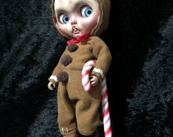 Handmade 3 piece  'broken leg gingerbread man' outfit, hat, all in one gingerbread suit and candy cane for 12” blythe dolls