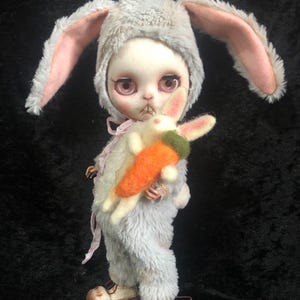Handmade 2 piece grey fluffy cute bunny outfit, bunny hat and all in one body suit for 12” blythe dolls