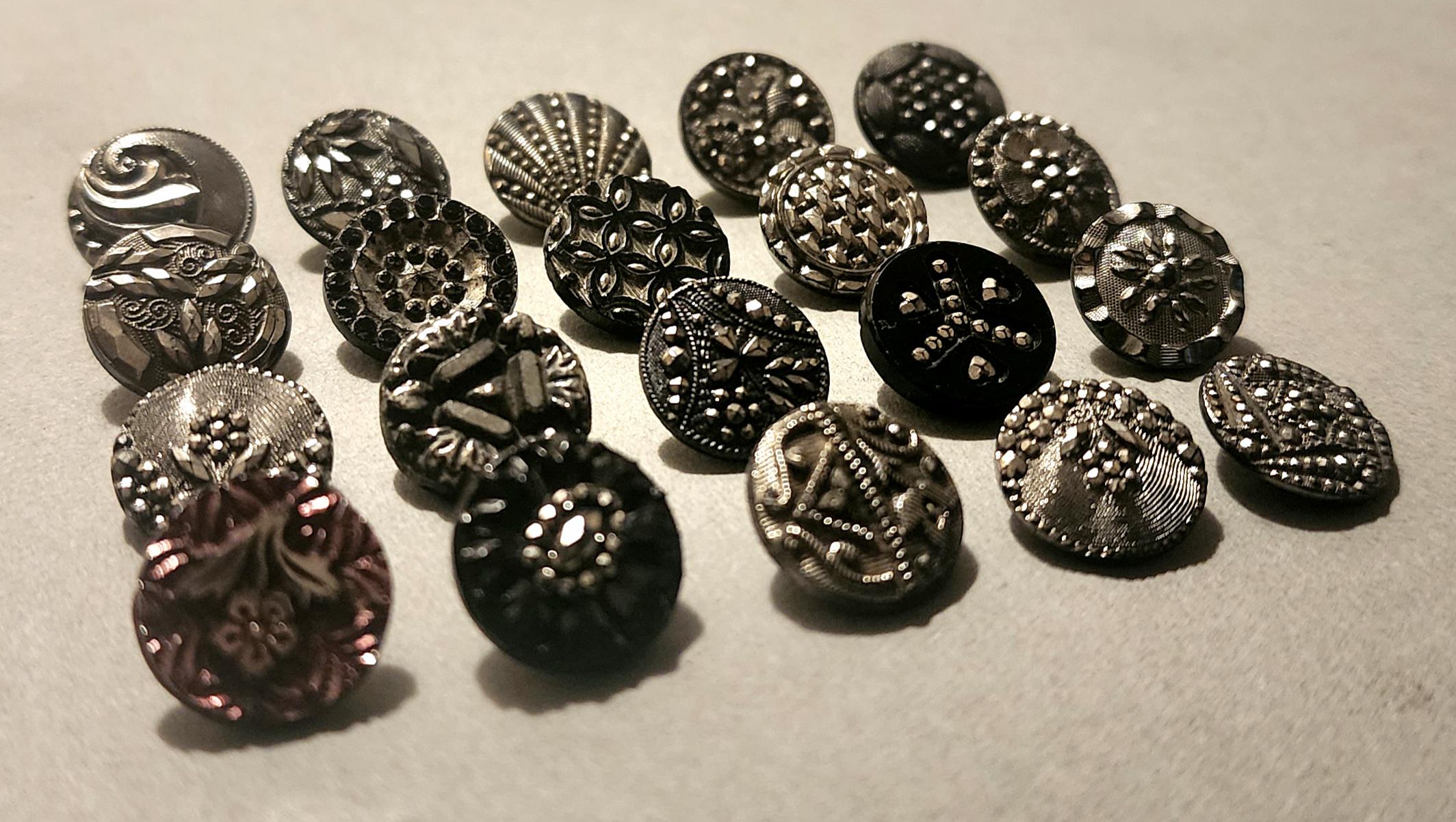 Lot 20 Small 0.5" Antique Black & Silver Luster Lacy Glass Charm String ...
