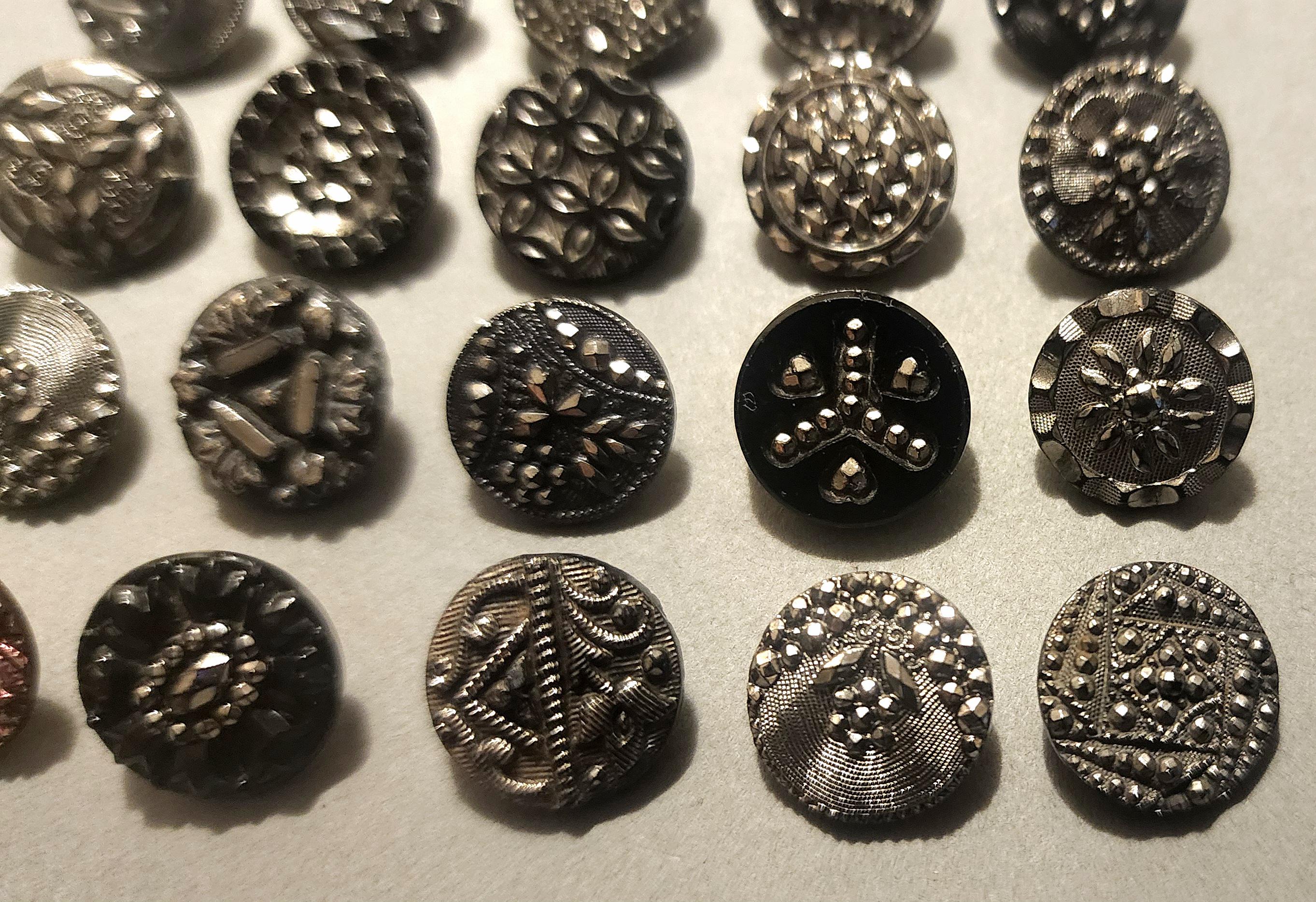 Lot 20 Small 0.5" Antique Black & Silver Luster Lacy Glass Charm String ...