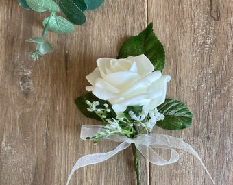 Buttonholes, boutonnières, Ivory, pink, blue, wedding buttonholes, groom buttonhole, wedding corsage, mother of bride groom buttonholes