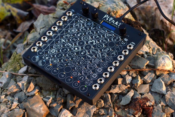 Plinky synth V3 ユーロラック タッチ式高機能シンセ　アンビエント Plinky Plinky V3 Polyphonic Touch Synthesizer - Perfect Circuit