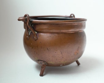 Small Antique French Dovetailed Hammered Copper Flower Pot Cauldron to decorate ritual pagan