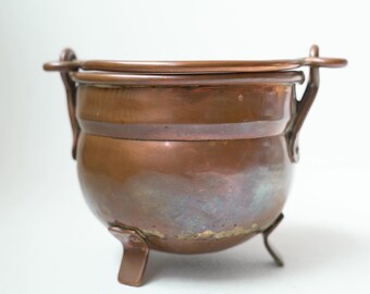 Small Antique French Dovetailed Hammered Copper Flower Pot Cauldron to decorate ritual pagan