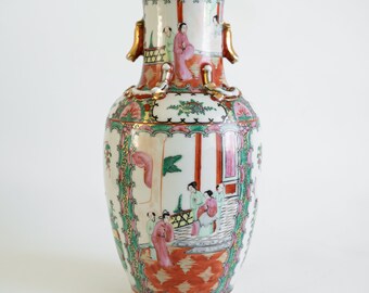 Vintage Chinese famille rose vase Chinese Porcelain Hand painted