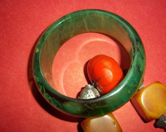Prystal Green Apple Juice, Marbled Bakelite Bangle. Perfect for Back To School Simichrome Tested Circa 1940's