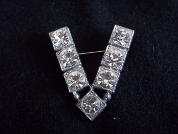 WWII Brooch Sweetheart Rhinestone Pin , V for Vict