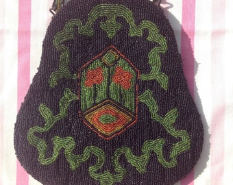 Antieke Victoriaanse rouw, Memento Mori handtas micro-kralen portemonnee, zwart en groen prachtige klaproos kist motief gotische kralen circa 1850