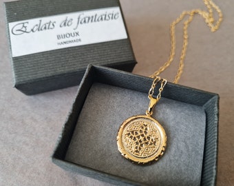 Collier médaille ethnique or, bijoux fait main, cadeau précieux pour elle