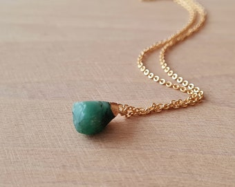 Raw emerald charm necklace, mom gift, natural stone handmade jewelry