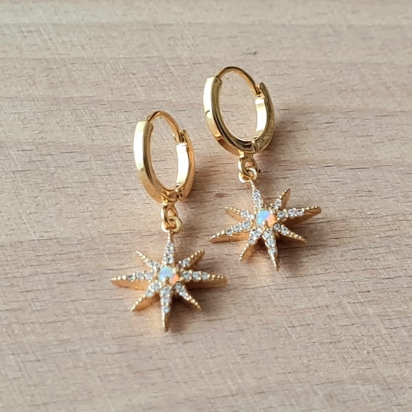 Etoile du Nord, cadeau bijoux fait main, mini créoles pendentif étoile polaire, cadeau de Noël opale et zircon
