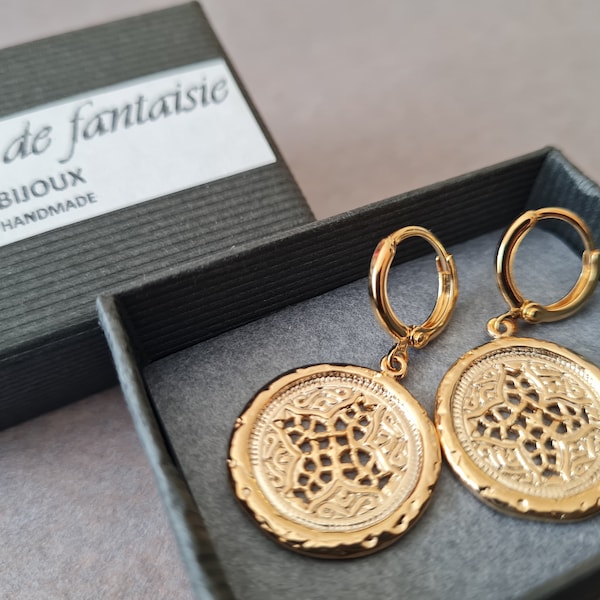 Mini créoles pendentif médaille ronde, cadeau fête des mères