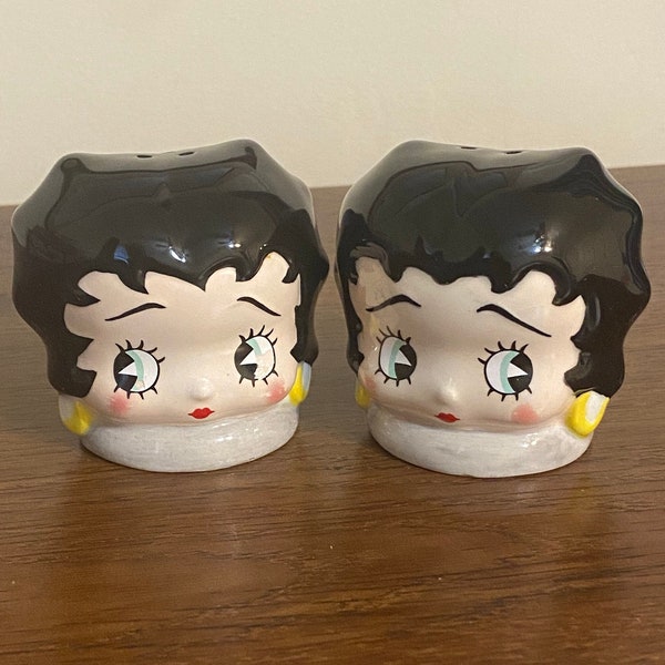 Retro Betty Boop Collectibles Vintage Salt Pepper Shakers Early 2000s Kitchen Ware Ceramic Kitchen Accessories Betty Boop Gift For Her Him