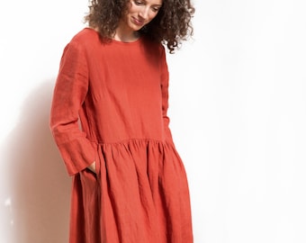 Loose linen dress with long sleeves Layla / Casual linen dress with pockets and round neck