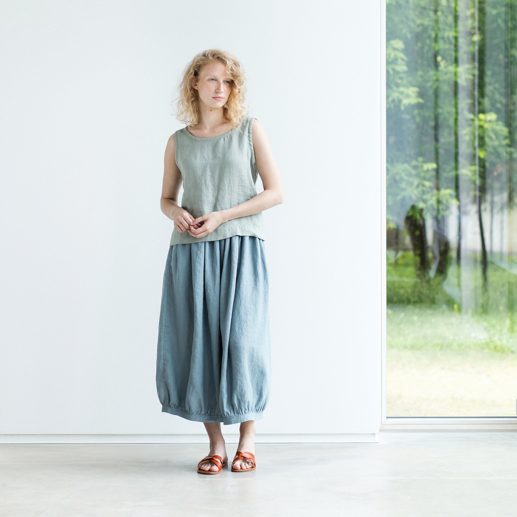 Minimalist High-Collar Sleeveless Linen Blouse