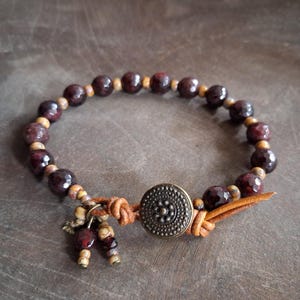 18 cm wrist, Garnet beaded gemstone bracelet, stacking bracelet, boho