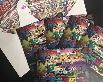 Tema de los años 90 Dulces Dieciséis Invitaciones con sobres
