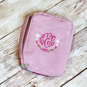 Monogrammed Seersucker Bible Cover, Personalized Seersucker Bible Case, Custom Bible case with handle, Baptism gift, Bible cover with handle