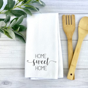 Home sweet Home dish Towel, Personalized tea towel, Home Decor, Custom tea towel, Farmhouse Decor, Housewarming gift, Newlywed gift