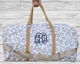 Leopard Cheetah print luxury designer duffle bag, Hot seller women's travel bag, duffel bag, cheetah print luggage weekender oversized bag