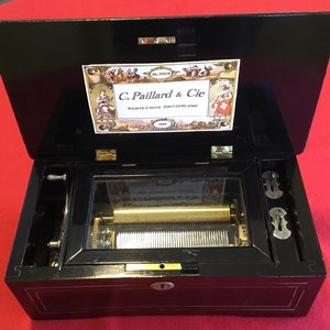 Very pretty Swiss Cylinder music box.