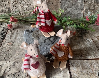 Skiing Felt Mouse decoration