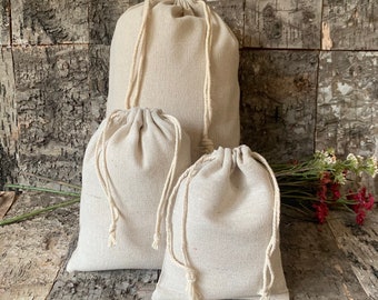 Pequeñas bolsas de algodón con aspecto de lino