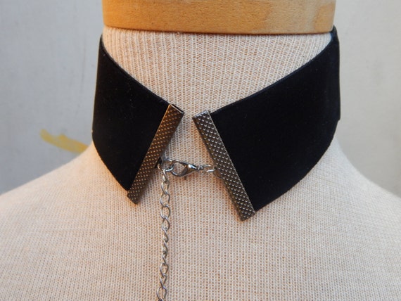 Wide black choker necklace sale