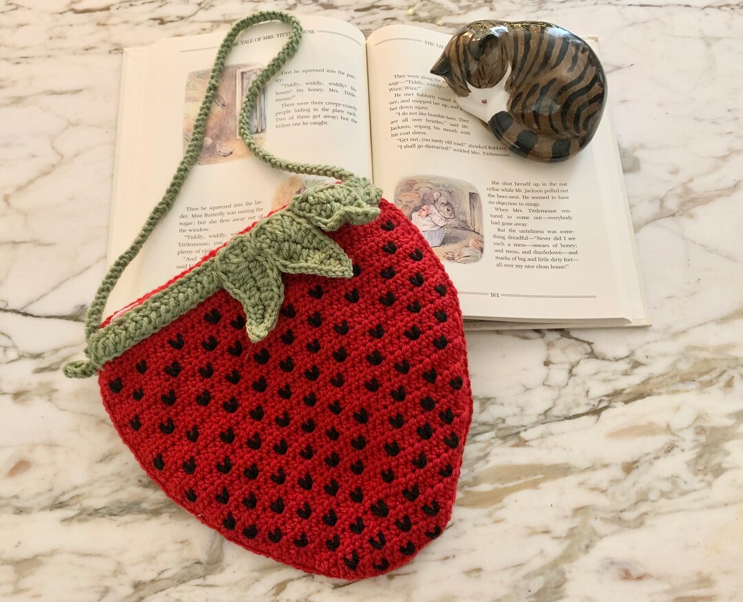 Crochet Strawberry Purse, Crochet Strawberry Handbag, Girls Purse, Strawberry Purse, Strawberry