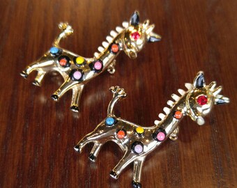Vintage giraffe scatter pins