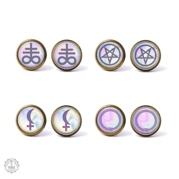 Stud Earring Pair with Cabochon Picture Favorite People Purple Pink bronze different sizes
