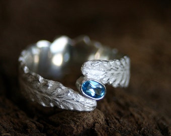 Dreamy fern leaf ring made with love in silver with blue apatit