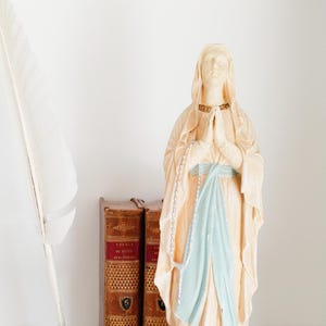 Statue of the Virgin Mary, plaster signed Pieraccini, vintage, shabby chic, Holy Virgin