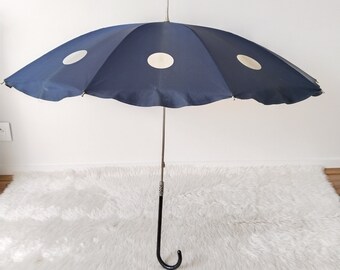 Parapluie , ombrelle vintage , Balmain , poignée cuir , années 60, fabrication française