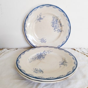 Set of 3 flat plates in Sarreguemines earthenware, Watteau, U & C, vintage French, 1950s