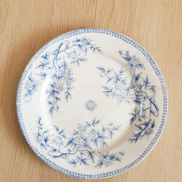 Réservée Alice Assiette plate en faïence Terre de Fer , Grigny , modèle Epine , vintage français