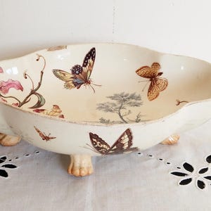 Fruit bowl with polychrome design in Lunéville earthenware
