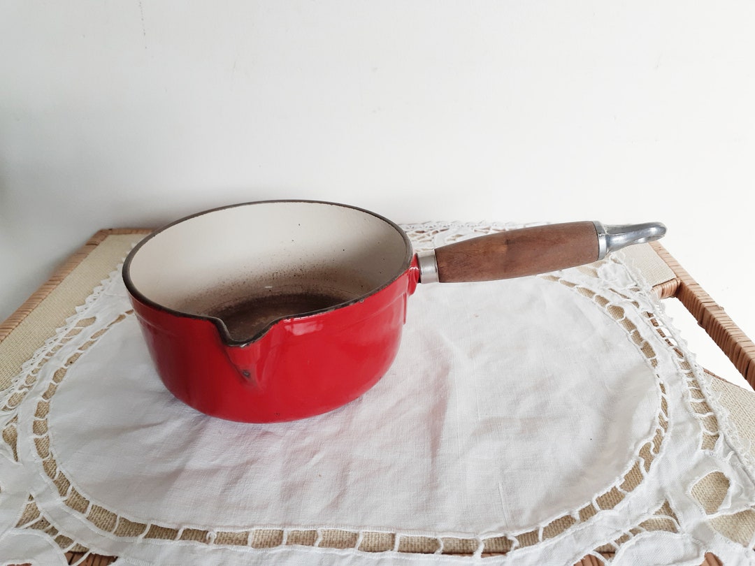 Casserole Cousances , 16 cm , en fonte , manche bois , années 40