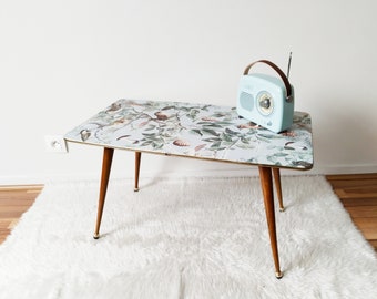 Table basse  vintage en bois , pieds compas , relookée ,années 50